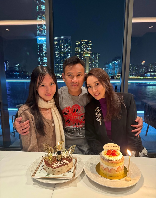 H&ocirc;n nh&acirc;n 22 năm kh&ocirc;ng scandal của Qu&aacute;ch Khả Doanh v&agrave; L&acirc;m Văn Long - Ảnh 4.