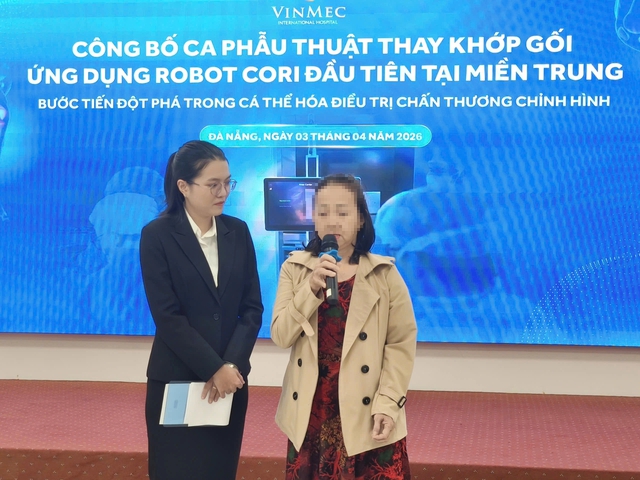 Lần đầu tại miền Trung, robot AI thay khớp gối, bệnh nh&acirc;n đứng dậy sau mổ- Ảnh 2.