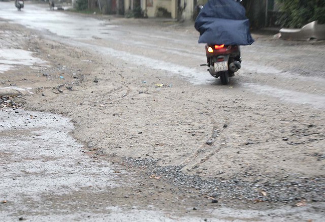 Khổ sở v&igrave; đường n&acirc;ng cấp rồi bỏ dở- Ảnh 2.