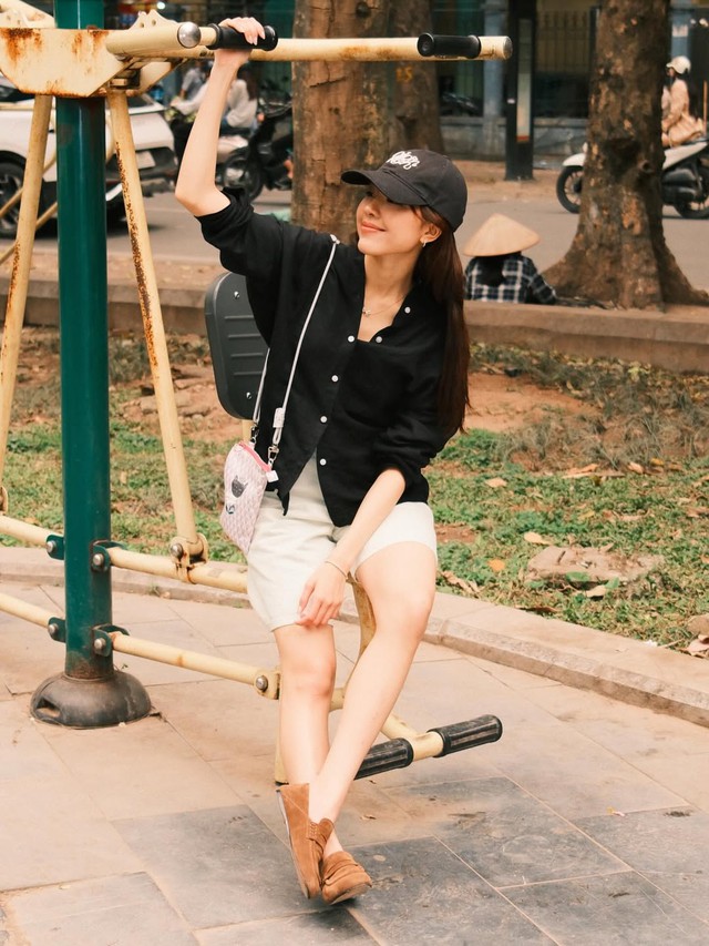 Gợi ý phối đồ với quần trắng đa kiểu dáng để nàng thêm nổi bật- Ảnh 11. Gợi ý phối đồ với quần trắng đa kiểu dáng để nàng thêm nổi bật- Ảnh 11.