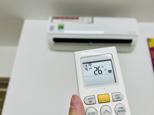 H&oacute;a đơn tiền điện tăng cao: Th&oacute;i quen gia đ&igrave;nh g&acirc;y tốn điện m&ugrave;a n&oacute;ng - Ảnh 1.