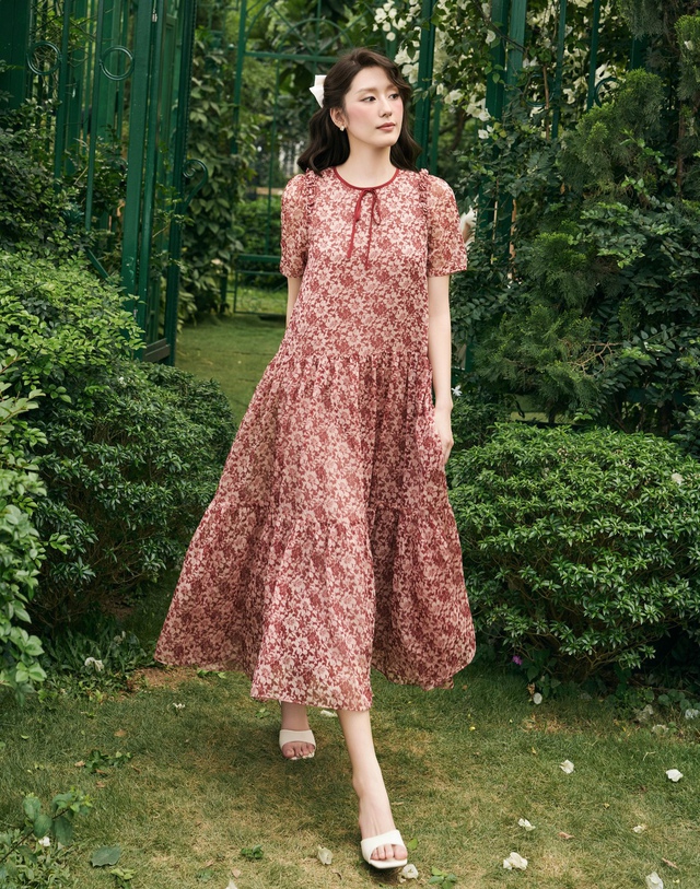 Diện váy suông tơ voan mát nhẹ, nàng tận hưởng thảnh thơi ngày nắng- Ảnh 3. Diện váy suông tơ voan mát nhẹ, nàng tận hưởng thảnh thơi ngày nắng- Ảnh 3.