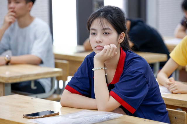 24 giờ h&ocirc;m nay kết th&uacute;c đăng k&yacute; thi lớp 10

- Ảnh 1.