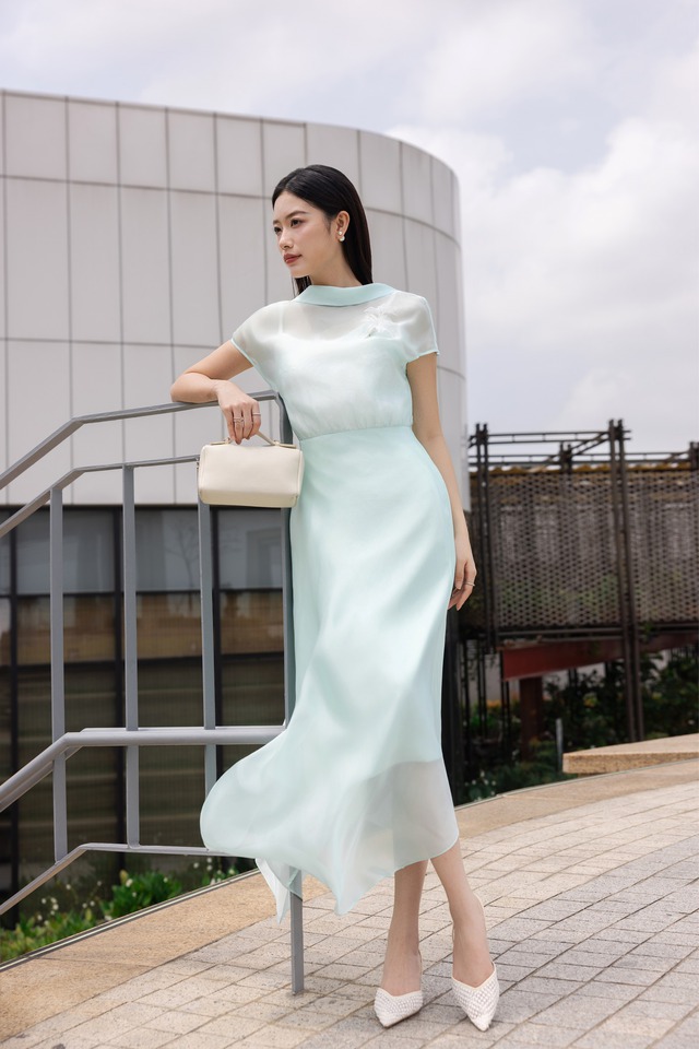 Mặc đẹp suốt hè từ bản phối váy dài, quần ống rộng và giày cao gót- Ảnh 1.