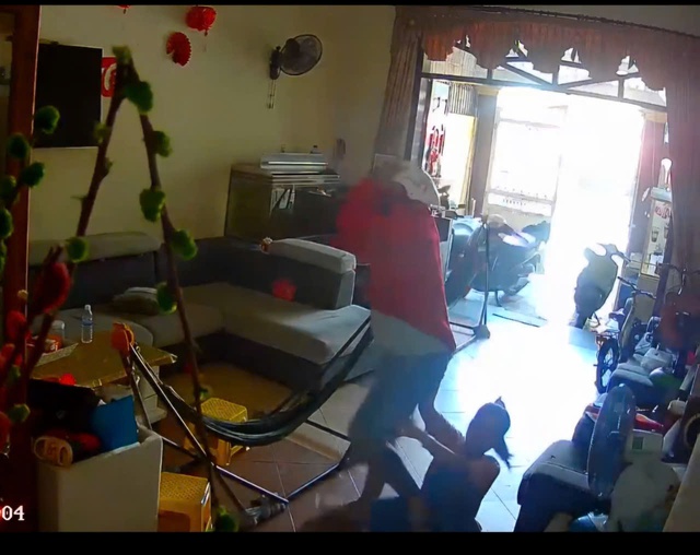 C&ocirc;ng an bắt nhanh nghi can v&agrave;o tận nh&agrave; ch&eacute;m giang hồ Hải "lộ" ở Vũng T&agrave;u - Ảnh 2.