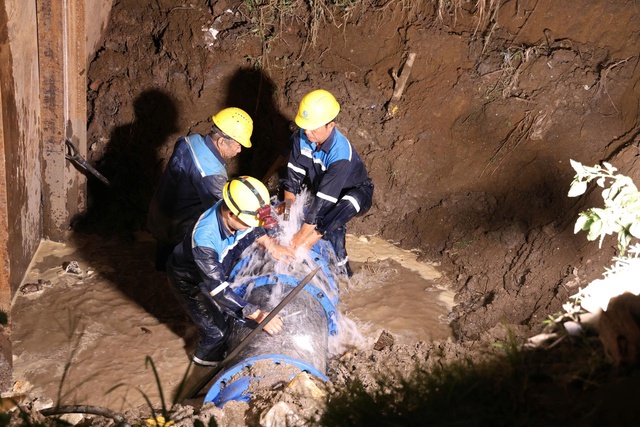 Nhiều khu vực TP . HCM c&uacute;p nước từ 5 . 4 Đến 7 . 4 Do sự cố sửa ống DN1000 - Ảnh 1.