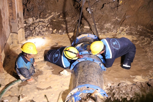 Nhiều khu vực TP . HCM c&uacute;p nước từ 5 . 4 Đến 7 . 4 Do sự cố sửa ống DN1000 - Ảnh 2.