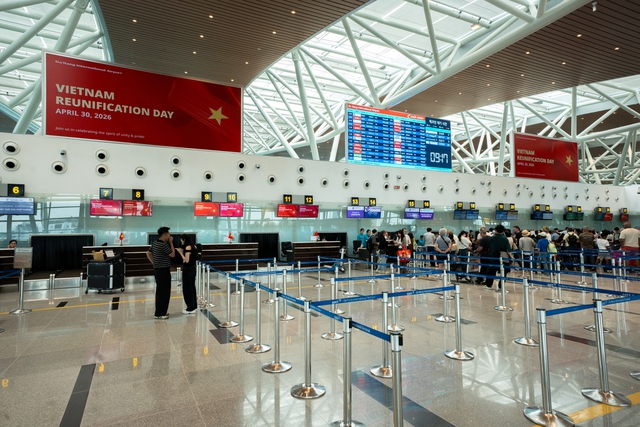 H&agrave;nh kh&aacute;ch trải nghiệm lối đi ưu ti&ecirc;n tại Nh&agrave; ga quốc tế Đ&agrave; Nẵng - Ảnh 2.