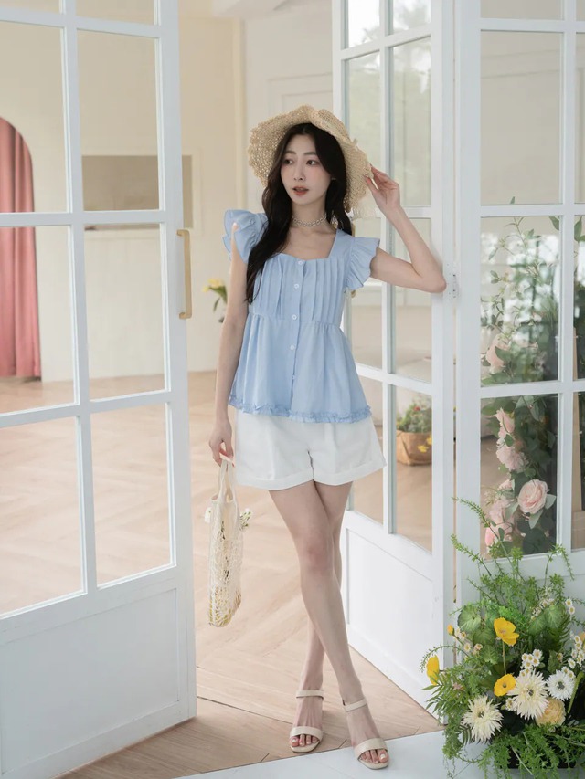 Khoe nét duyên dáng với kiểu áo cánh tiên- Ảnh 1.