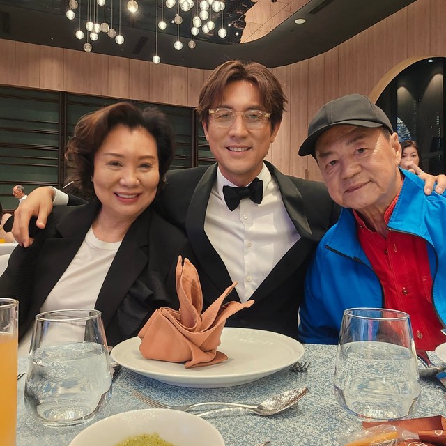 Sao v&otilde; thuật Địch Long hạnh ph&uacute;c b&ecirc;n người vợ gắn b&oacute; hơn 50 năm - Ảnh 4.