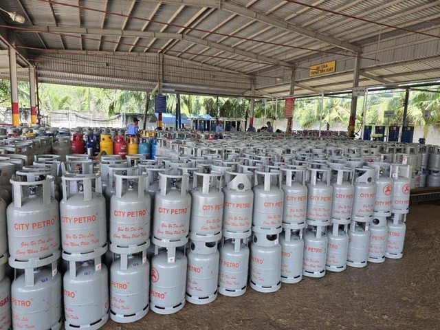 Gi&aacute; gas tăng hơn 100.000 đồng/b&igrave;nh 45kg- Ảnh 1.