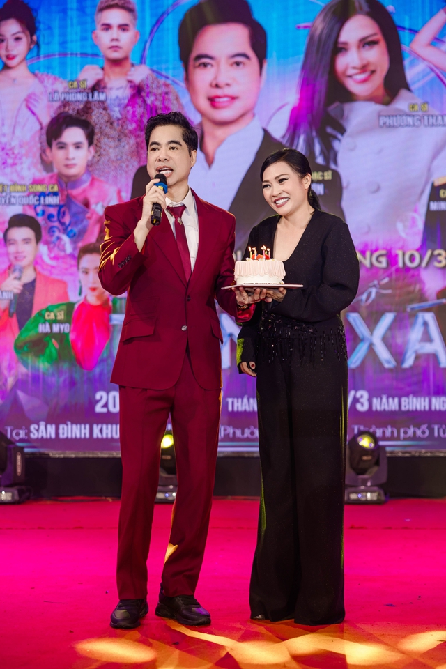 Ngọc Sơn khoe vũ đạo ở tuổi U.60, l&agrave;m điều đặc biệt cho ca sĩ Phương Thanh - Ảnh 2.