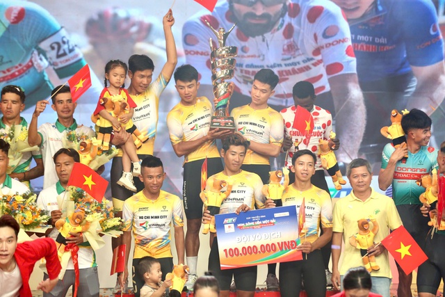 Xe đạp TP.HCM đoạt c&uacute; ăn ba ngoạn mục ở C&uacute;p truyền h&igrave;nh TP.HCM 2026- Ảnh 4.