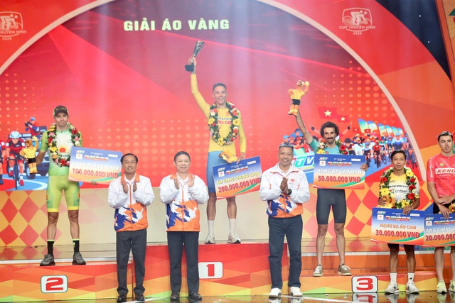 Xe đạp TP.HCM đoạt c&uacute; ăn ba ngoạn mục ở C&uacute;p truyền h&igrave;nh TP.HCM 2026- Ảnh 2.