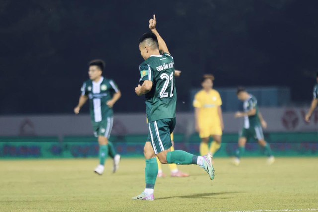 Ngoại binh chơi cực hay, Trường Tươi Đồng Nai thắng dễ Trẻ PVF-CAND: Trở lại ng&ocirc;i đầu- Ảnh 2.