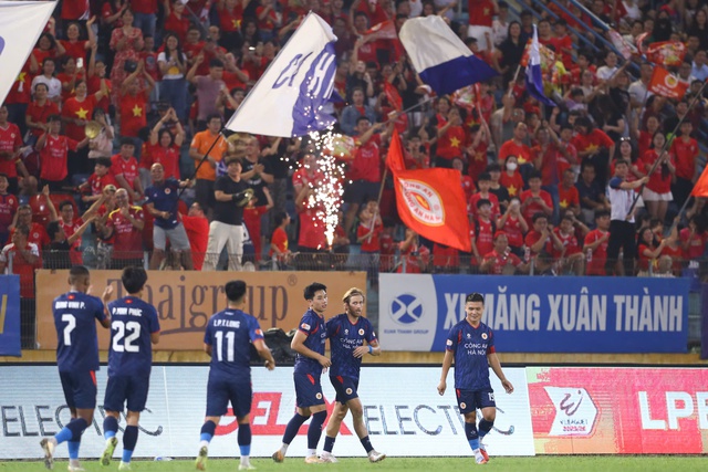 Bảng xếp hạng V-League mới nhất: CLB CAHN bỏ xa tất cả, HAGL kh&ocirc;ng ch&igrave;m qu&aacute; s&acirc;u dưới đ&aacute;y nhưng&hellip;- Ảnh 1.