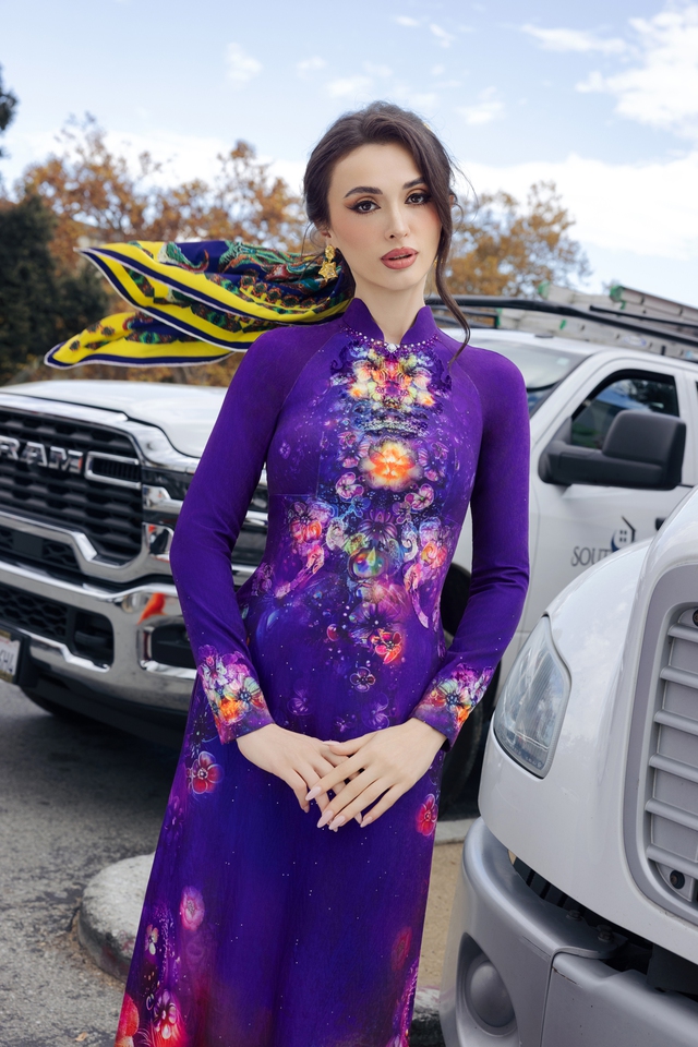 Khăn lụa - thứ trang sức mềm, tinh tế và đầy dư vị- Ảnh 3.