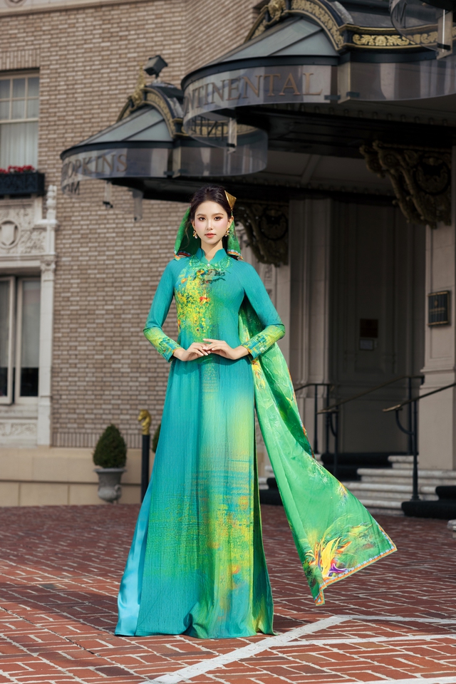 Khăn lụa - thứ trang sức mềm, tinh tế và đầy dư vị- Ảnh 1.