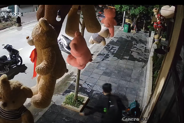 Chủ qu&aacute;n tr&agrave; sữa người Trung Quốc t&igrave;m ch&agrave;ng trai Việt mời uống miễn ph&iacute; 1 th&aacute;ng  - Ảnh 1.