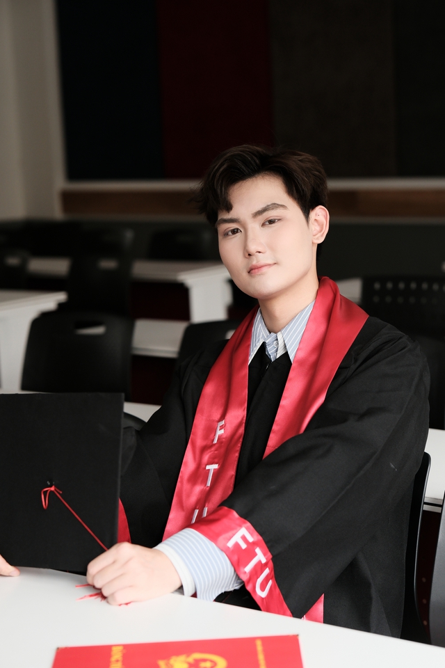 Nguyễn Hữu Khanh: Ch&agrave;ng trai xuất sắc từ đại học Ngọai thương đến Mr World Vietnam 2024 - Ảnh 2.