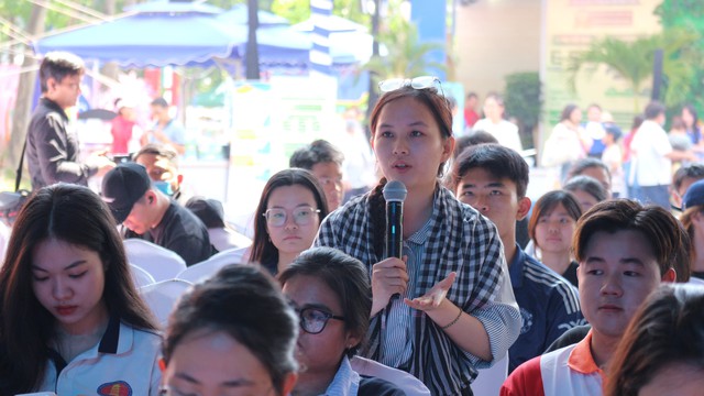 Ai cũng c&oacute; Google Maps v&agrave; AI, liệu hướng dẫn vi&ecirc;n trẻ c&oacute; c&ograve;n sống khỏe? - Ảnh 1.