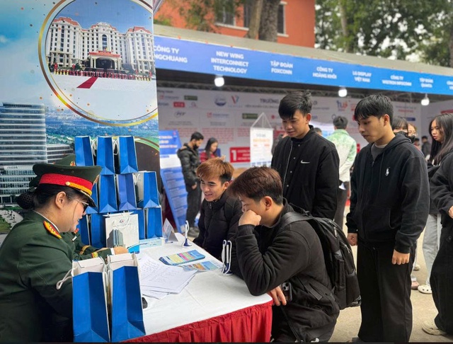 Gần 1,6 triệu thanh ni&ecirc;n kh&ocirc;ng c&oacute; việc l&agrave;m, cũng kh&ocirc;ng học tập g&igrave; - Ảnh 1.