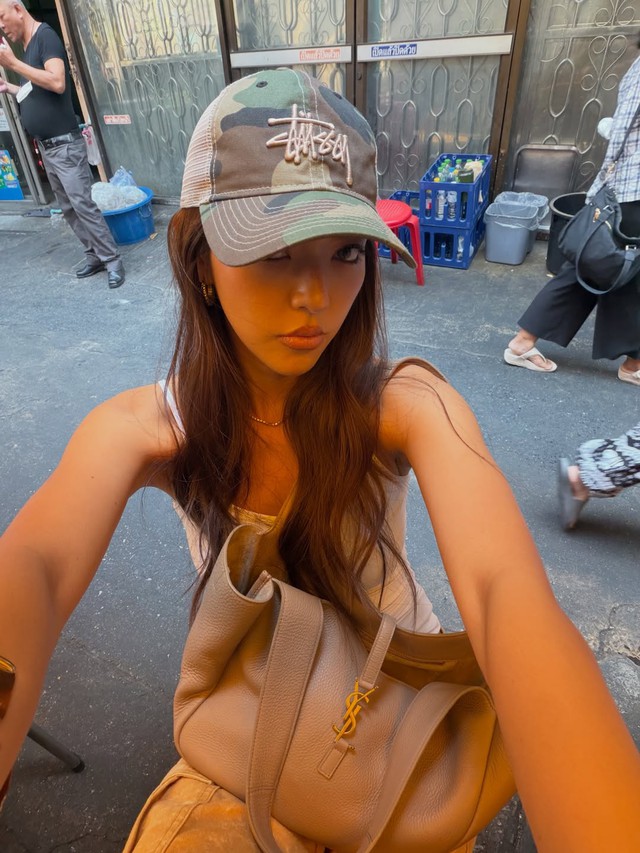 Ngày hè rực nắng không thể thiếu mũ lưỡi trai thời thượng- Ảnh 11.