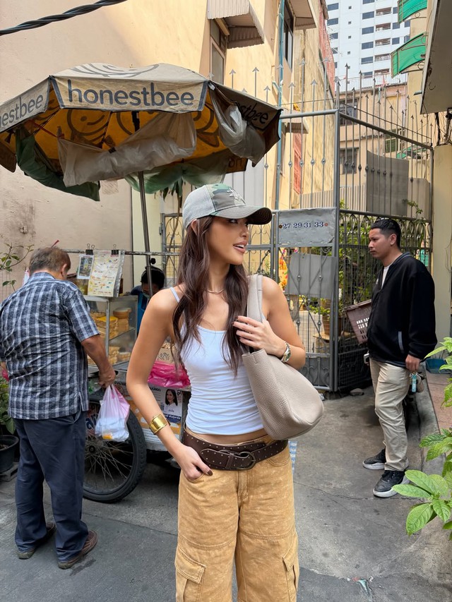 Ngày hè rực nắng không thể thiếu mũ lưỡi trai thời thượng- Ảnh 12.