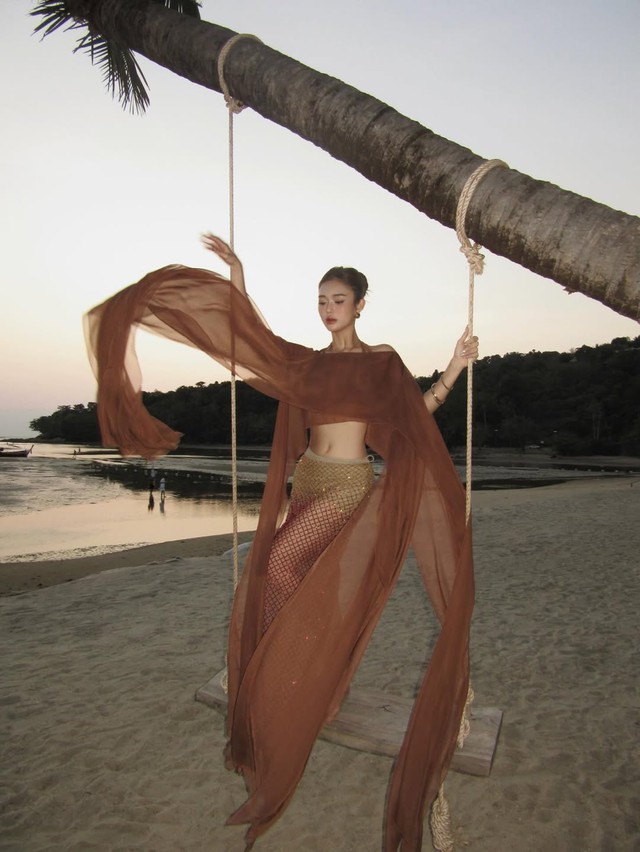 Bỏ qua bikini, nàng vẫn tỏa sáng với loạt trang phục đi biển cuốn hút - Ảnh 5.