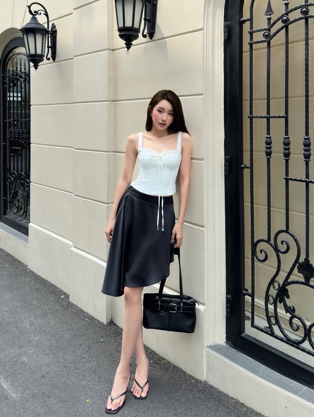 Phá vỡ mọi giới hạn cùng chân váy bất đối xứng thời thượng- Ảnh 1.