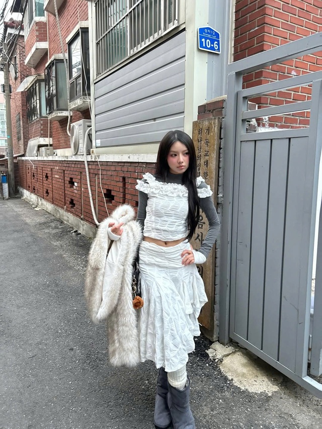 Phá vỡ mọi giới hạn cùng chân váy bất đối xứng thời thượng- Ảnh 4.