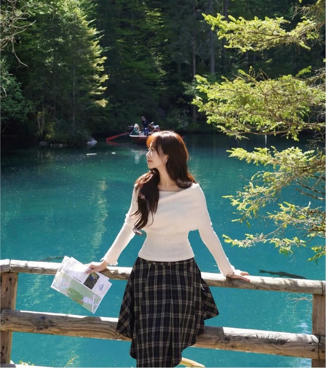 Phá vỡ mọi giới hạn cùng chân váy bất đối xứng thời thượng- Ảnh 6.