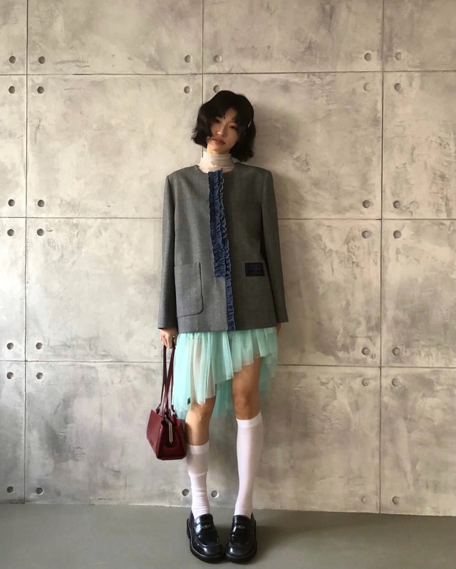 Phá vỡ mọi giới hạn cùng chân váy bất đối xứng thời thượng- Ảnh 8.