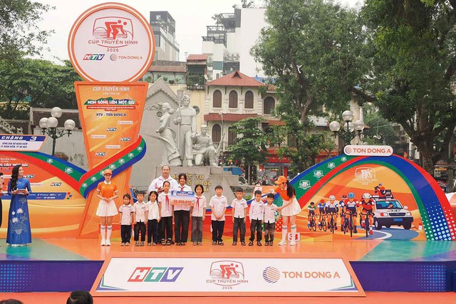 Tôn Đông Á với hành trình thiện nguyện xuyên suốt Cúp xe đạp truyền hình TP.HCM- Ảnh 2. Tôn Đông Á với hành trình thiện nguyện xuyên suốt Cúp xe đạp truyền hình TP.HCM- Ảnh 2.