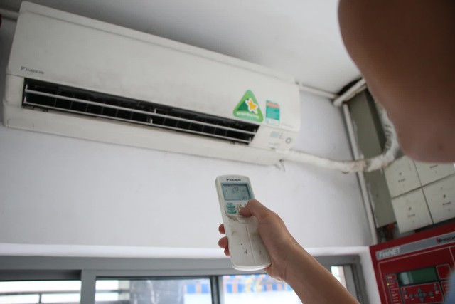 Hai nh&oacute;m thiết bị n&ecirc;n r&uacute;t điện trước khi rời nh&agrave; đi du lịch - Ảnh 2.