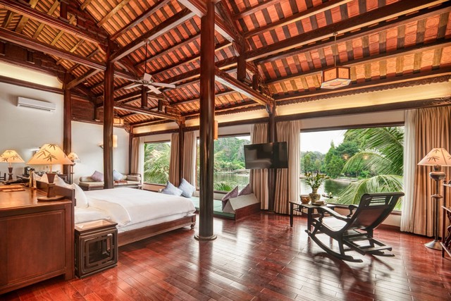 Gợi ý điểm đến tháng 4: biển Nha Trang,Tam Cốc và ẩm thực Sài Gòn - Ảnh 6.