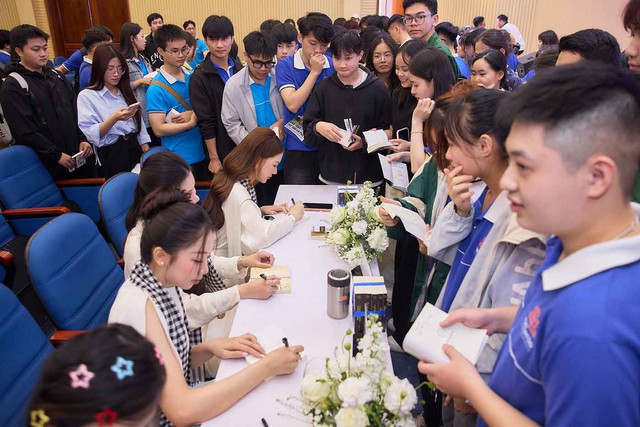 Nhật ký Hành trình Từ Trái Tim: Thế hệ trẻ giàu khát vọng và trách nhiệm - Ảnh 10.