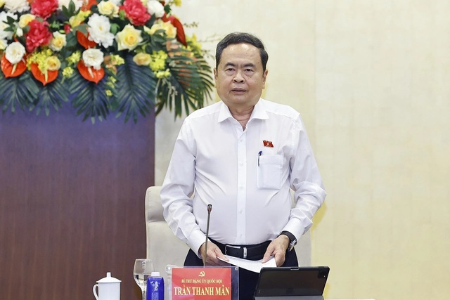 Kiện to&agrave;n bộ m&aacute;y nh&agrave; nước - Ảnh 1.