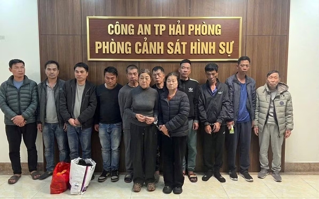 Đường dây vũ khí quân dụng do nữ quái U60 cầm đầu - Ảnh 1. Đường dây vũ khí quân dụng do nữ quái U60 cầm đầu - Ảnh 1.