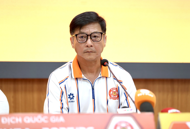CLB Công an TP.HCM thua sốc Thanh Hóa 0-4, HLV Lê Huỳnh Đức nói gì? - Ảnh 1. CLB Công an TP.HCM thua sốc Thanh Hóa 0-4, HLV Lê Huỳnh Đức nói gì? - Ảnh 1.