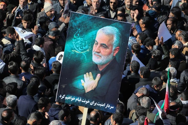 Mỹ bắt thân nhân ông Qassem Soleimani?- Ảnh 1. Mỹ bắt thân nhân ông Qassem Soleimani?- Ảnh 1.