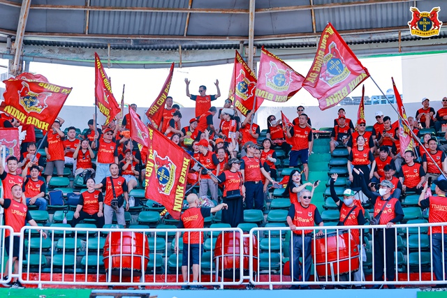 Ninh Bình bùng nổ phút nhạy cảm, siêu phẩm định đoạt màn lội ngược dòng thắng ngoạn mục HAGL- Ảnh 1. Ninh Bình bùng nổ phút nhạy cảm, siêu phẩm định đoạt màn lội ngược dòng thắng ngoạn mục HAGL - Ảnh 1.