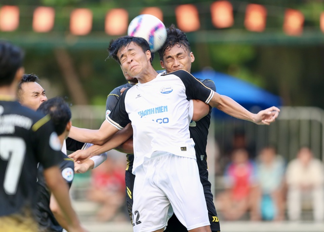 Trung vệ th&eacute;p của Trường ĐH Quốc gia Malaysia v&agrave; h&agrave;nh tr&igrave;nh v&ocirc; địch cực kỳ đặc biệt- Ảnh 2.