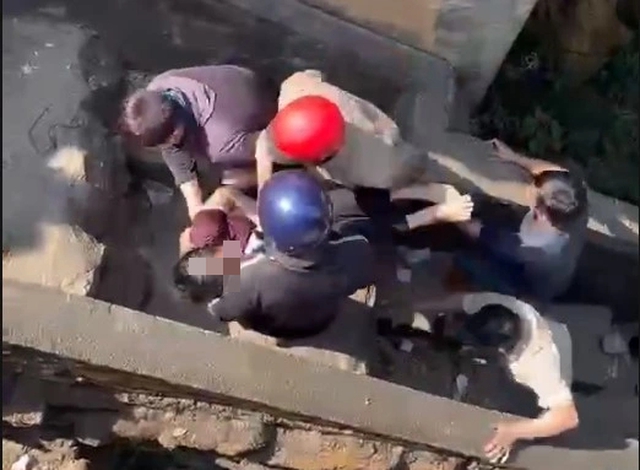 Người đàn ông cứu người giữa dòng Sêrêpốk , hành động dũng cảm đáng khâm phục - Ảnh 2. Người đàn ông cứu người giữa dòng Sêrêpốk , hành động dũng cảm đáng khâm phục - Ảnh 2.