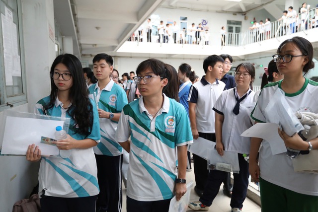 ĐH Quốc gia TP.HCM thông báo việc công bố điểm thi đánh giá năng lực - Ảnh 1.