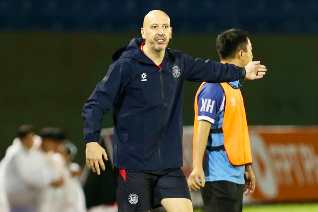 CLB CAHN bất ngờ chia tay trợ lý ‘ồn ào’ nhất V-League Luis Viegas - Ảnh 2. CLB CAHN bất ngờ chia tay trợ lý ‘ồn ào’ nhất V-League Luis Viegas - Ảnh 2.