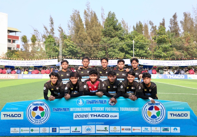 Trung vệ th&eacute;p của Trường ĐH Quốc gia Malaysia v&agrave; h&agrave;nh tr&igrave;nh v&ocirc; địch cực kỳ đặc biệt- Ảnh 1.