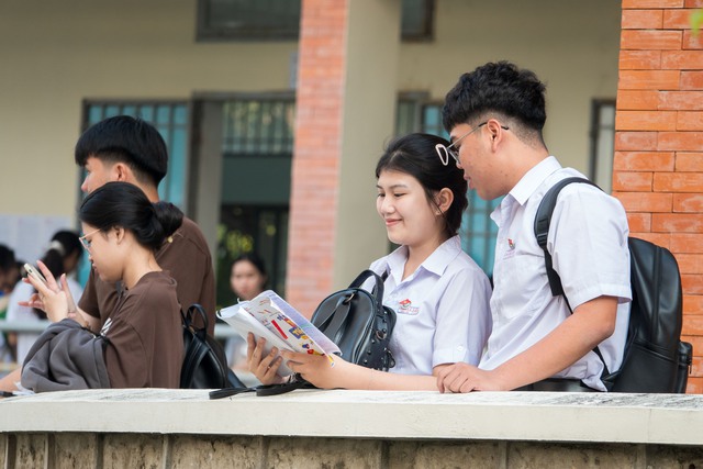 Phần n&agrave;o trong đề thi đ&aacute;nh gi&aacute; năng lực khiến nhiều th&iacute; sinh '&aacute;m ảnh'?- Ảnh 1.