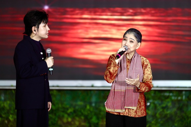 - Ảnh 1. Nghệ sĩ cải lương Phượng Loan đón tin vui ở tuổi 60 - Ảnh 1.