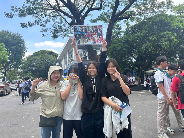 Cặp song sinh bí mật làm một chuyện sau kỳ thi, khiến cả điểm thi ngoái nhìn- Ảnh 8. Cặp song sinh bí mật làm một chuyện sau kỳ thi, khiến cả điểm thi ngoái nhìn- Ảnh 8.